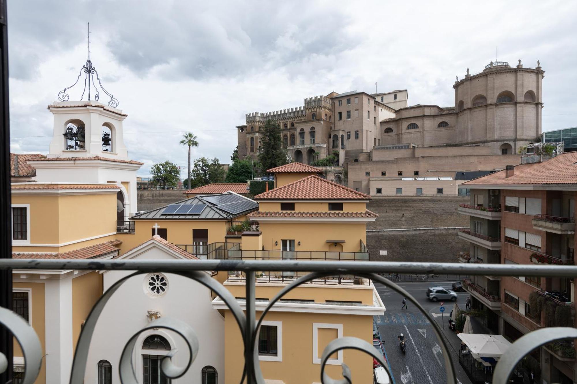 Sistine Chapel View Rooms Check-In From 3 Pm To 10 Pm Exterior photo